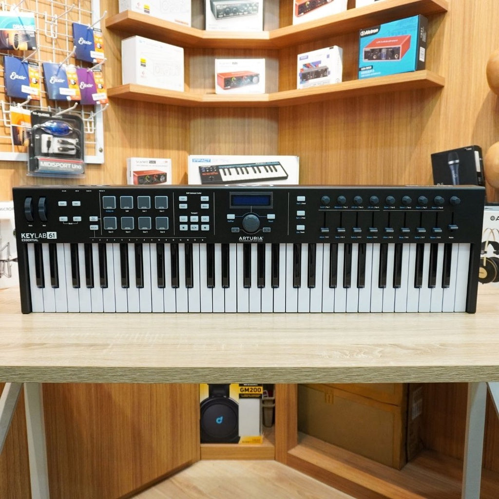 Arturia KeyLab Essential 61 BLACK ORIGINAL Keyboard Controller