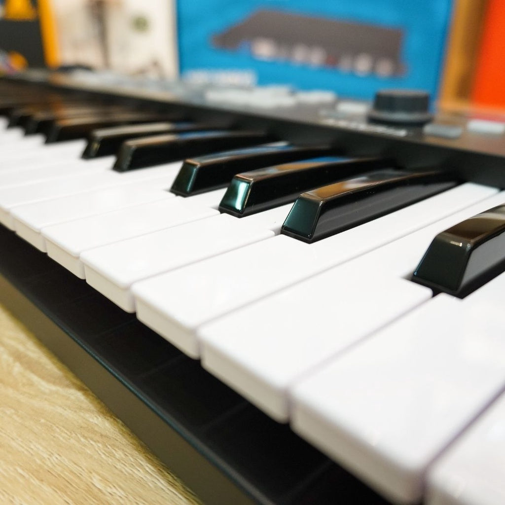 Arturia KeyLab Essential 61 BLACK ORIGINAL Keyboard Controller